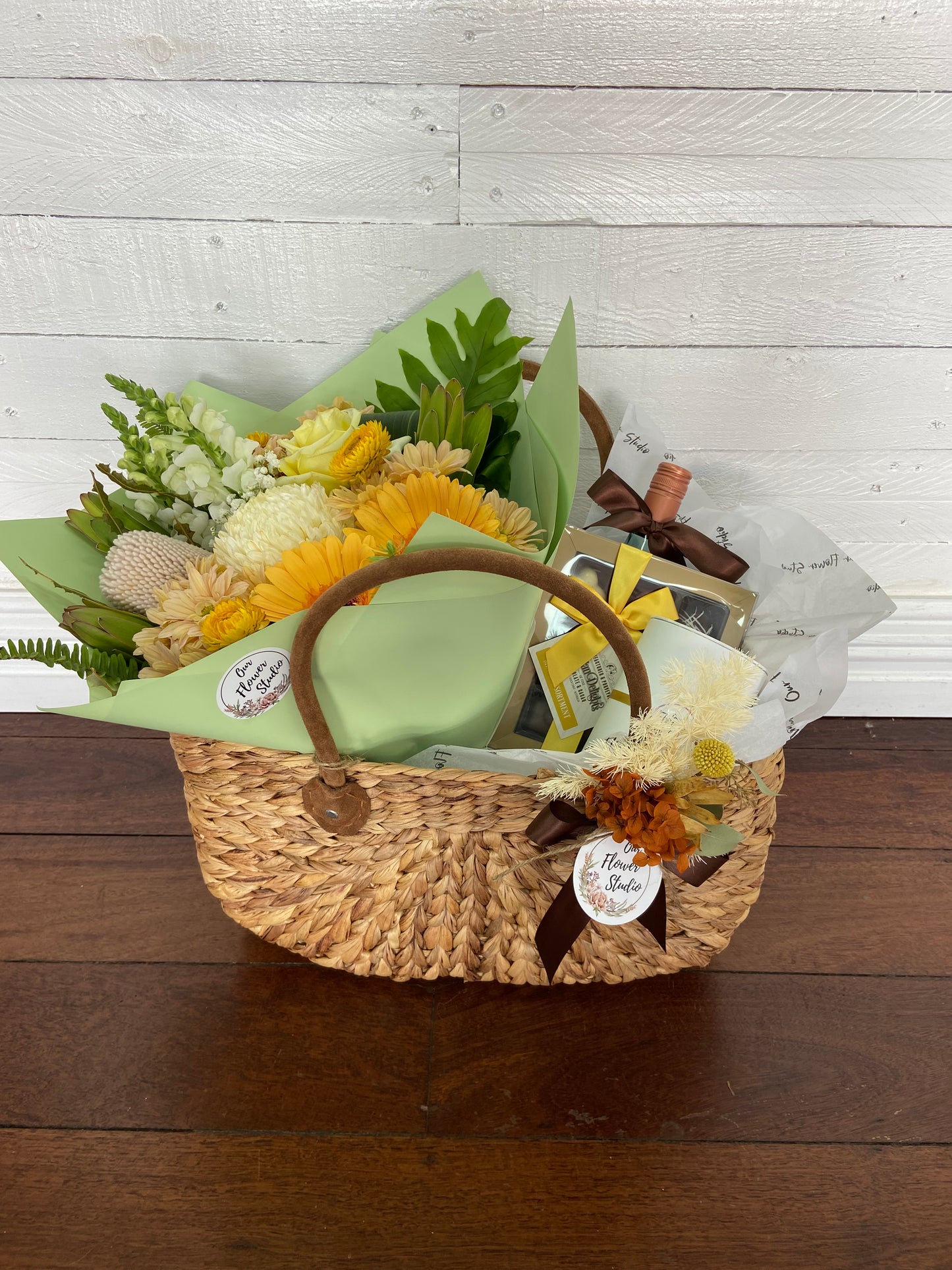 Bloom Filled Robert Gordon Hamper